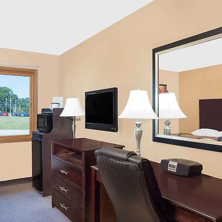 Мотель Super 8 By Wyndham Sheboygan Wi Екстер'єр фото